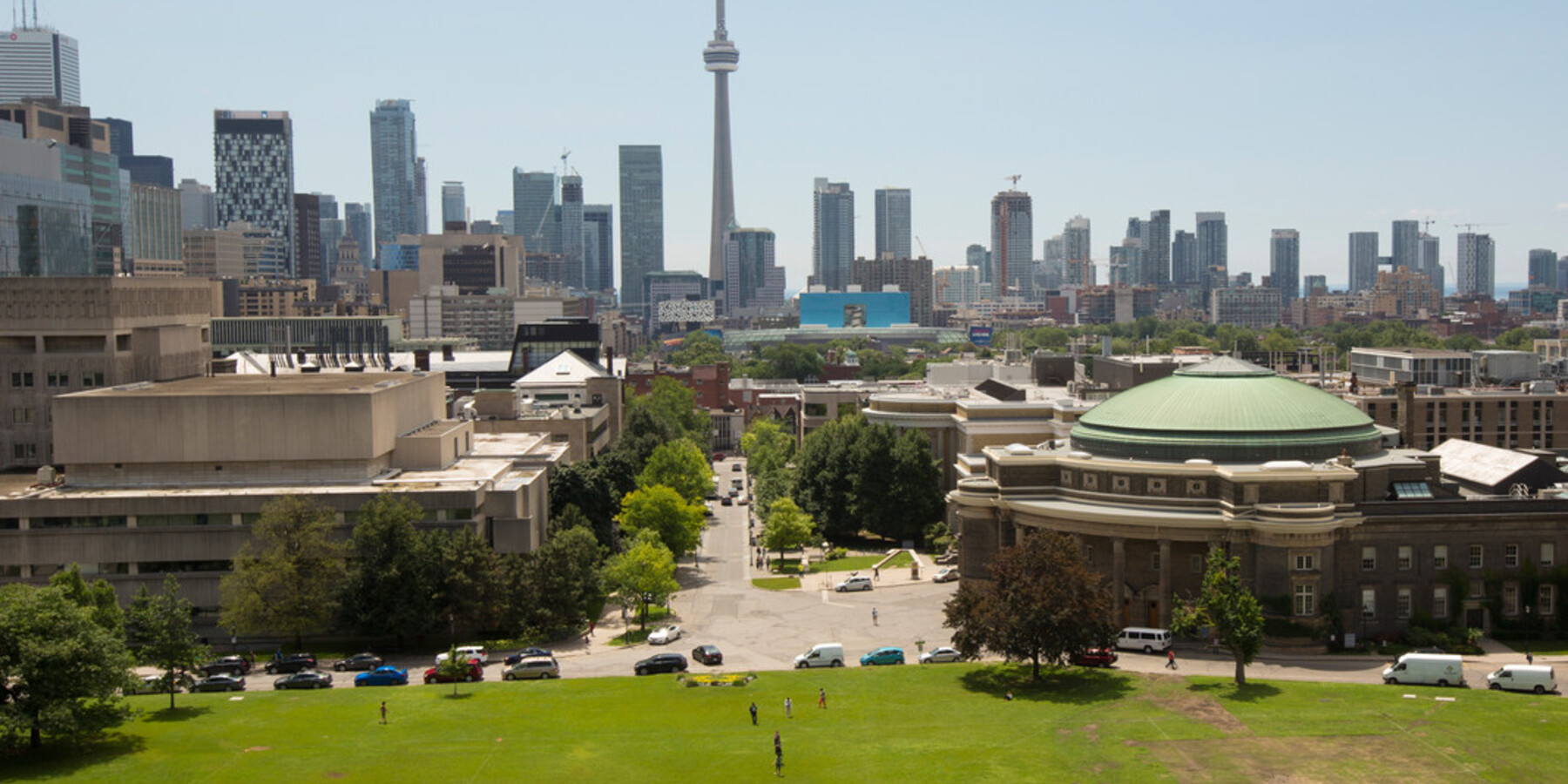 uoft_con_hall_with_cn_tower_in_the_back